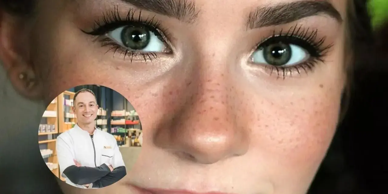Un farmacéutico sonriente explica que se puede usar despigmentante en verano para unificar el tono de la piel.