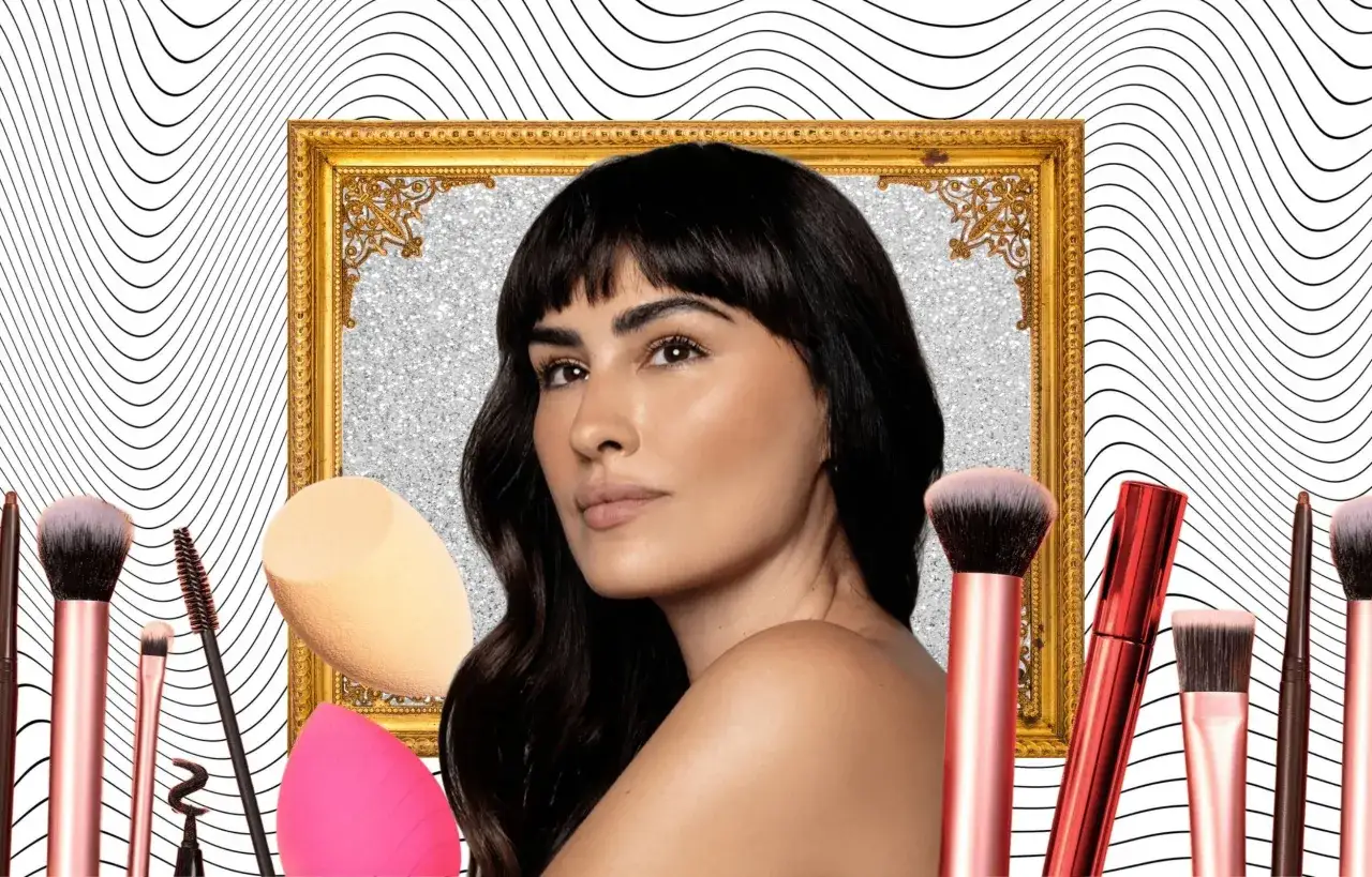 Descubre cómo maquillar cejas con calvas usando brochas y esponjas de maquillaje.